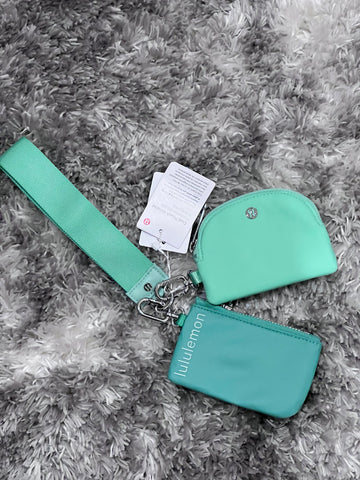 LULULEMON Dual Pouch Wrislet Green