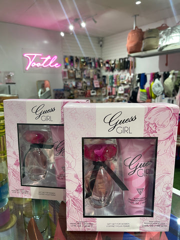 GUESS GIRL GIFT SET EAU DE TOILETTE AND BODY LOTION 100ML.