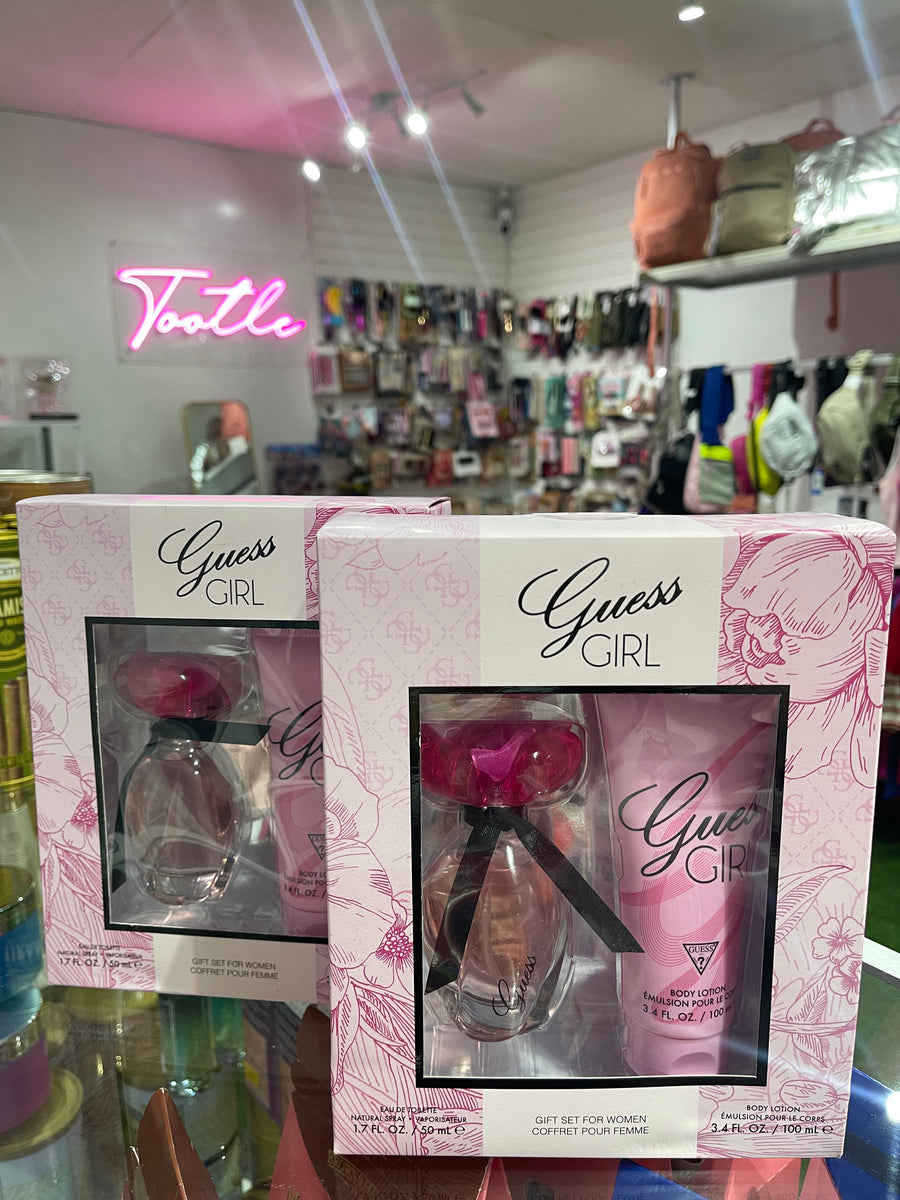 GUESS GIRL GIFT SET EAU DE TOILETTE AND BODY LOTION 100ML.