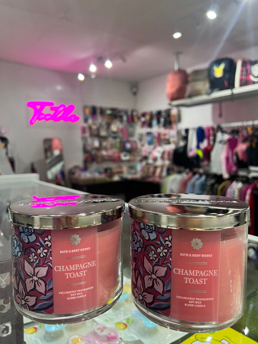 BATH & BODY WORKS SCENTED CANDLE CHAMPAGNE TOAST 411G.