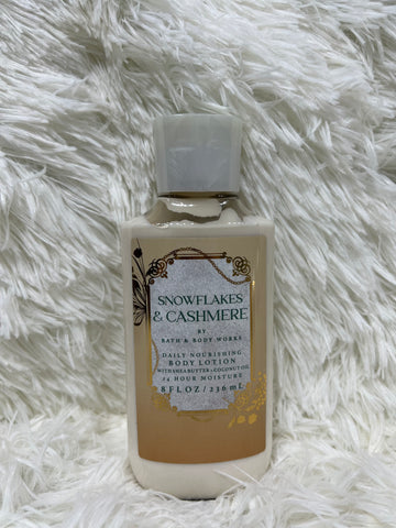 Bath & Body Works Swonflakes & Cashmere Body Lotion 236mL