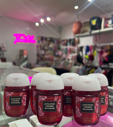 BATH&BODY WORKS JAPANESE CHERRY BLOSSOM ANTI-BAC. HAND GEL 29ML.