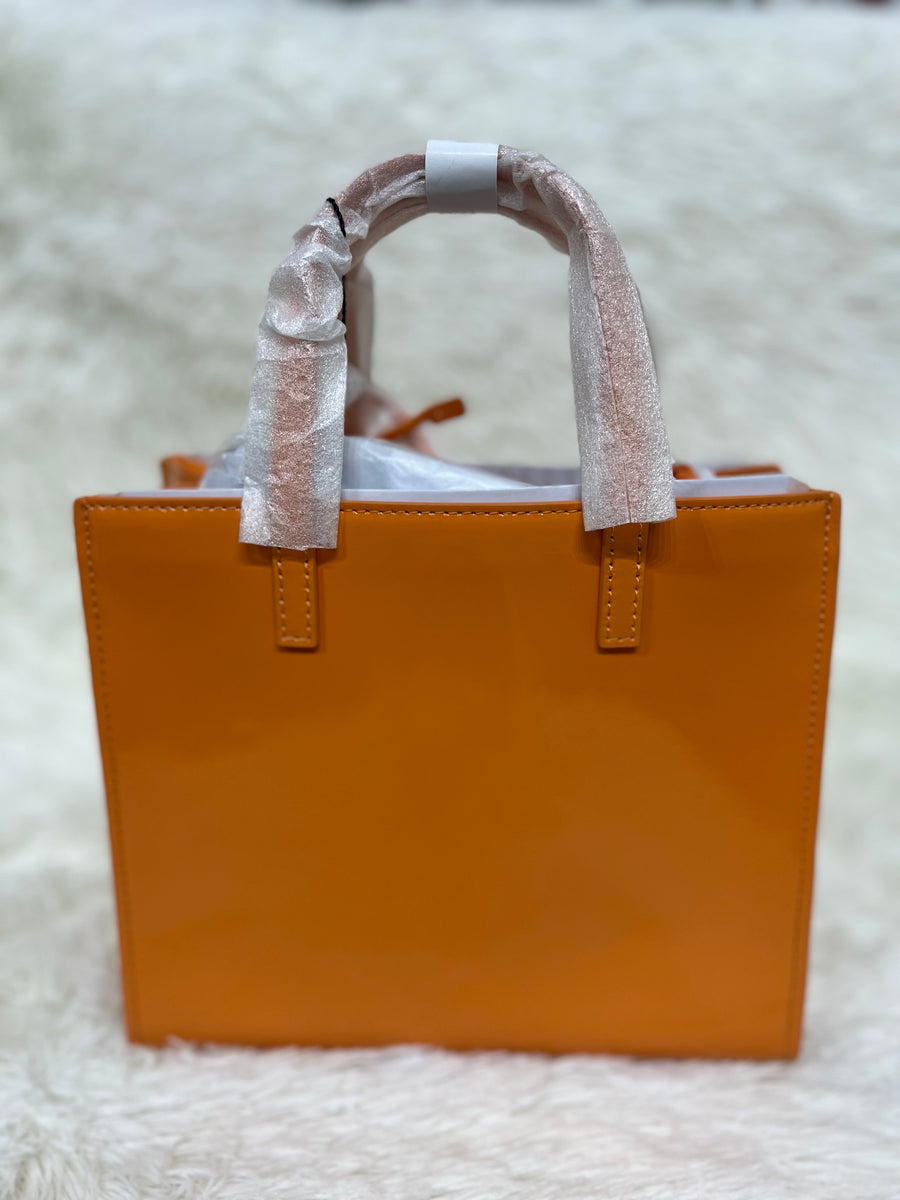 MARC JACOBS HAND BAG ORANGE