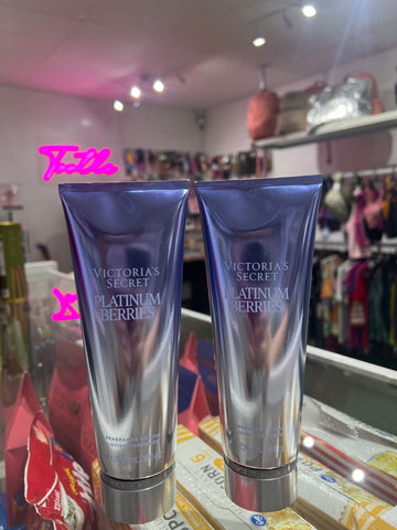 VICTORIA'S SECRET PLATINUM BERRIES FRAGRANCE LOTION 236 ML.