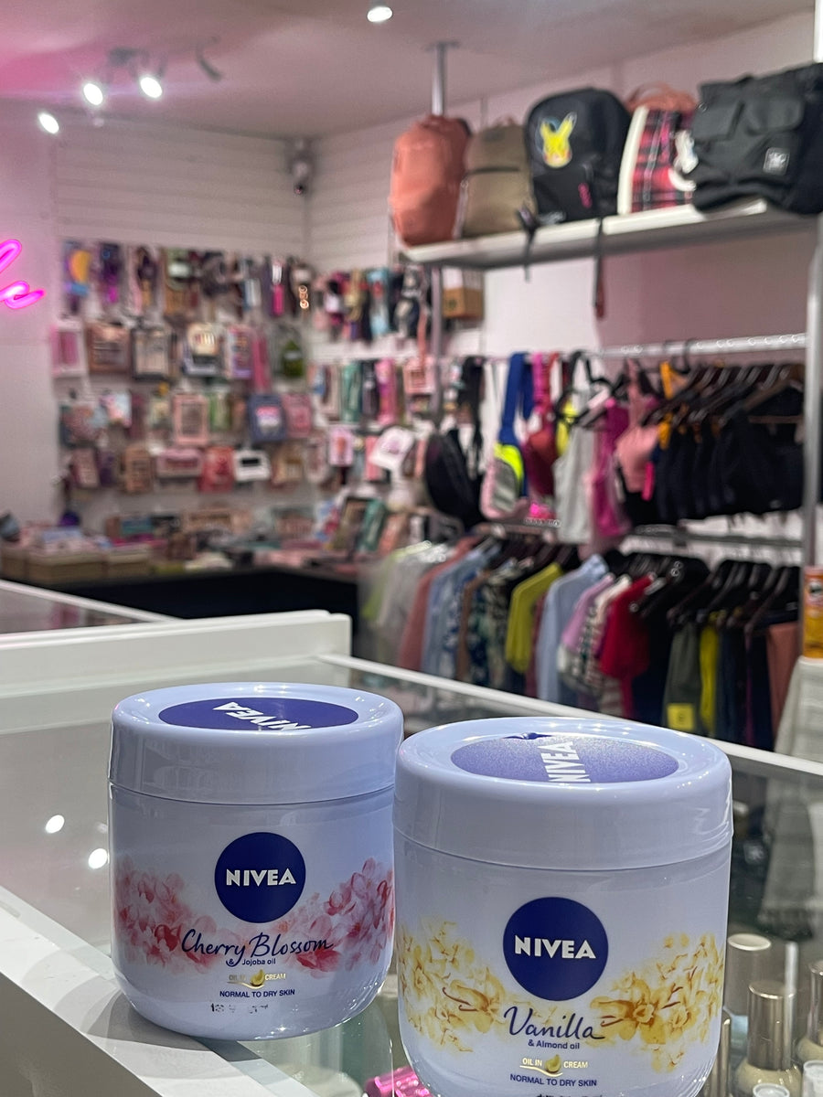 NIVEA VANILLA &ALMOND OIL BODY CREAM 400ML