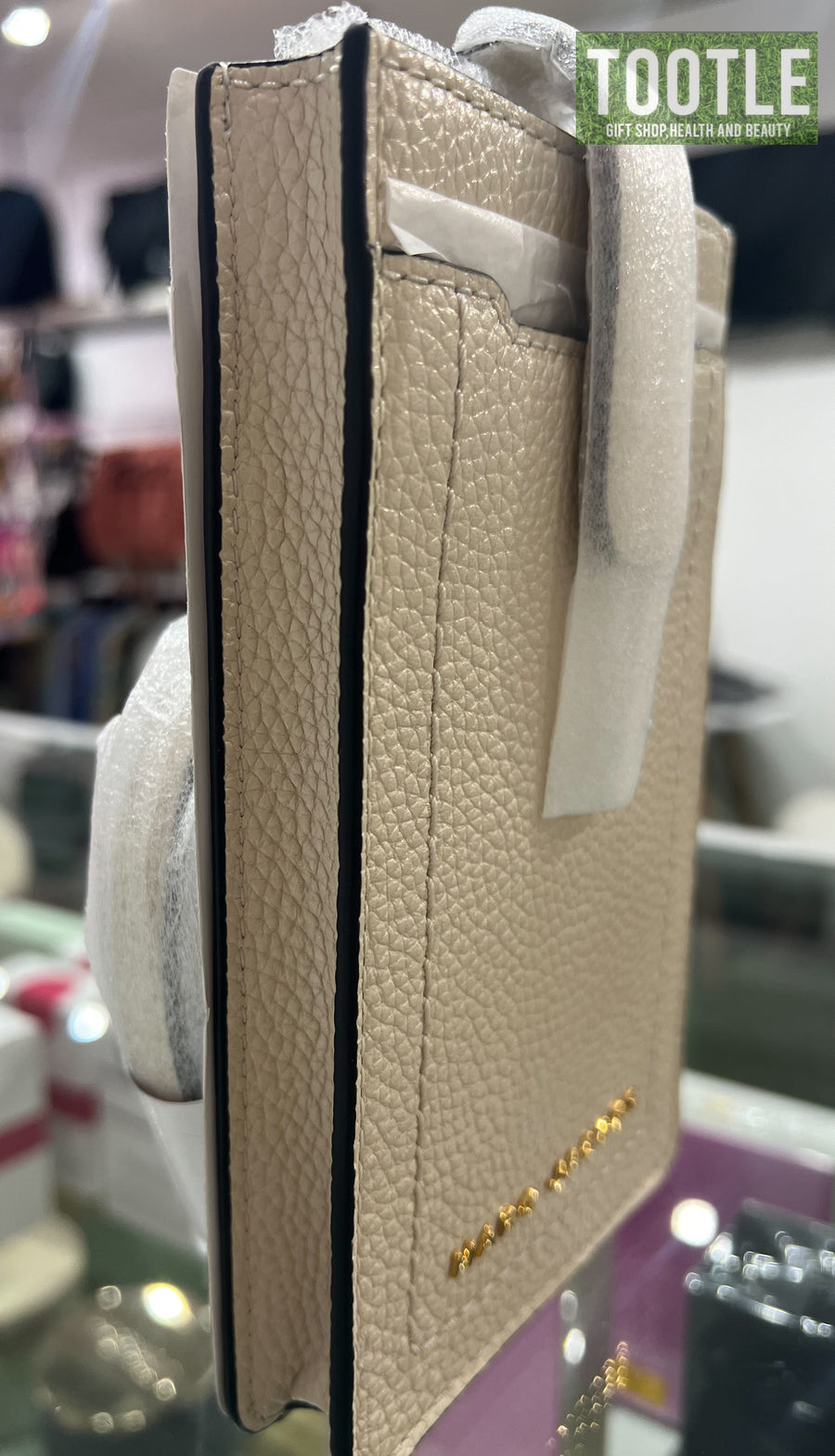 MARC JACOBS HAND BAG CREAM PHONE BAG