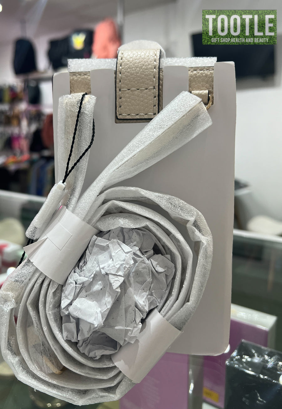 MARC JACOBS HAND BAG CREAM PHONE BAG